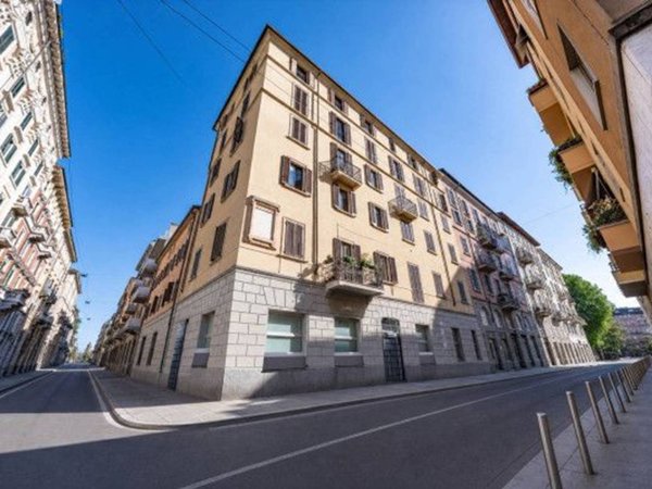 appartamento in vendita a Milano in zona Porta Genova