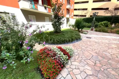casa indipendente in vendita a Milano in zona Isola