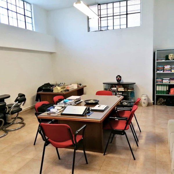 ufficio in vendita a Milano in zona San Cristoforo