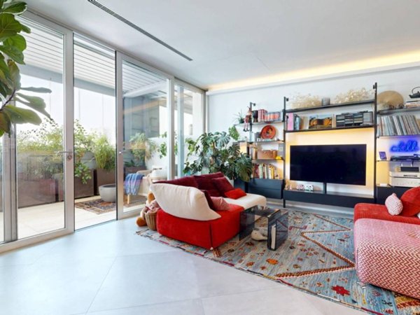 appartamento in vendita a Milano in zona Adriano