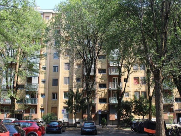 appartamento in vendita a Milano in zona Gallaratese