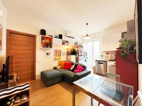 appartamento in vendita a Milano in zona Lorenteggio
