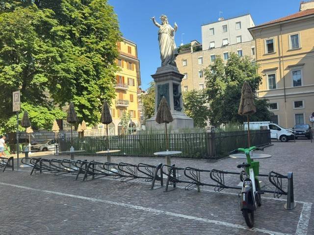 appartamento in vendita a Milano in zona Sant'Ambrogio