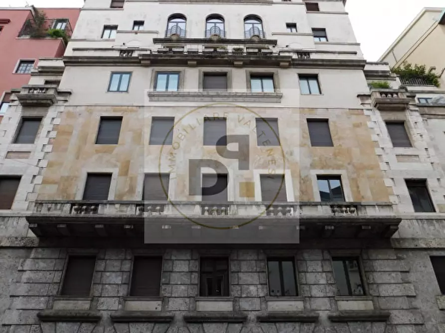 ufficio in vendita a Milano in zona Guastalla