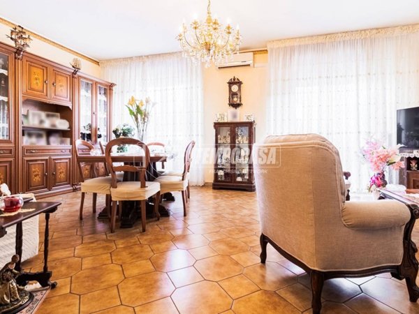 appartamento in vendita a Milano in zona Corvetto
