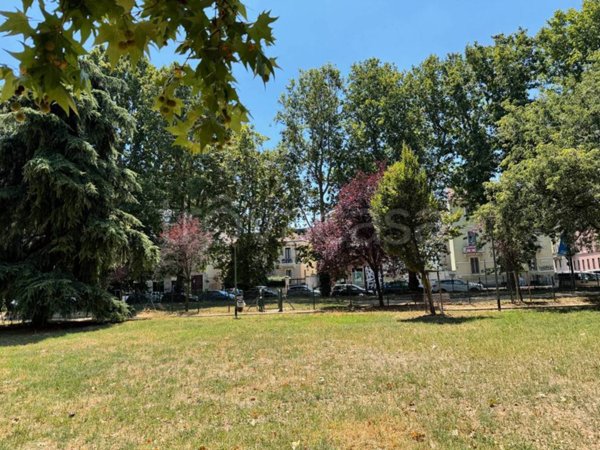 appartamento in vendita a Milano in zona Bocconi