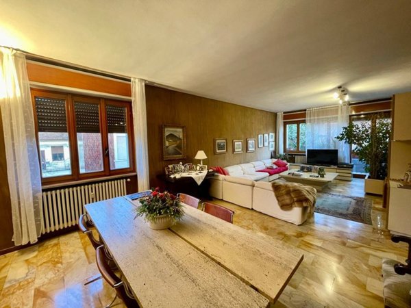 appartamento in vendita a Milano in zona Baggio