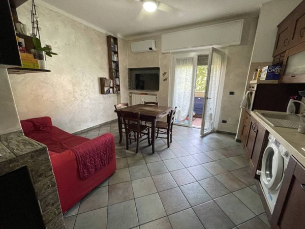 appartamento in vendita a Milano in zona Lorenteggio
