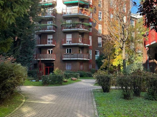 appartamento in vendita a Milano in zona Città Studi