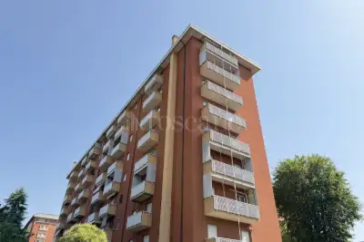 appartamento in vendita a Milano in zona Lorenteggio