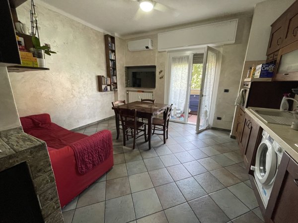 appartamento in vendita a Milano in zona Lorenteggio