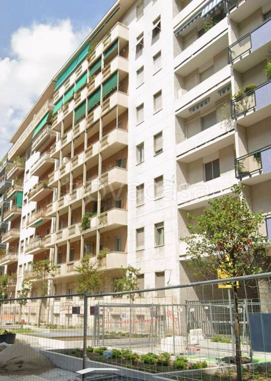 appartamento in vendita a Milano in zona Sant'Ambrogio
