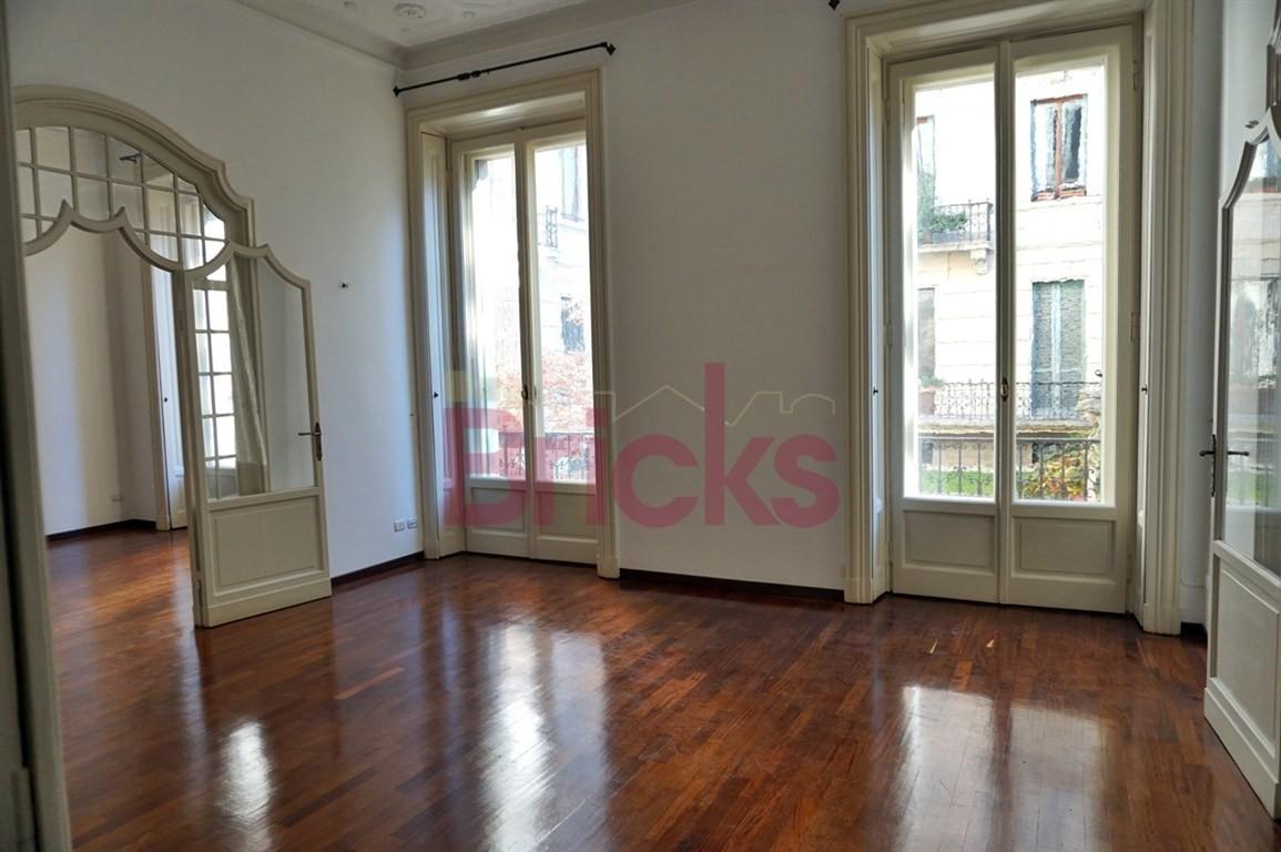 ufficio in vendita a Milano in zona Porta Magenta