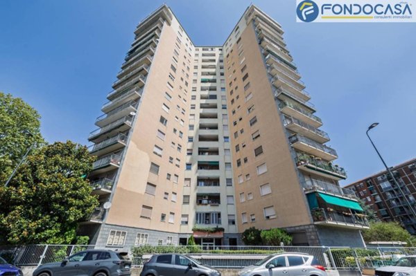appartamento in vendita a Milano in zona Famagosta