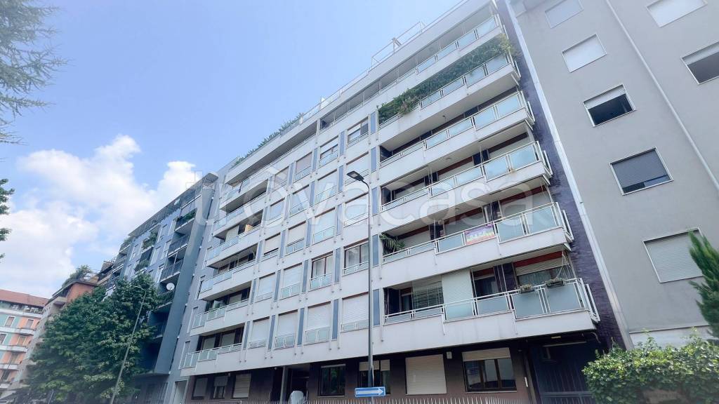 appartamento in vendita a Milano in zona Città Studi
