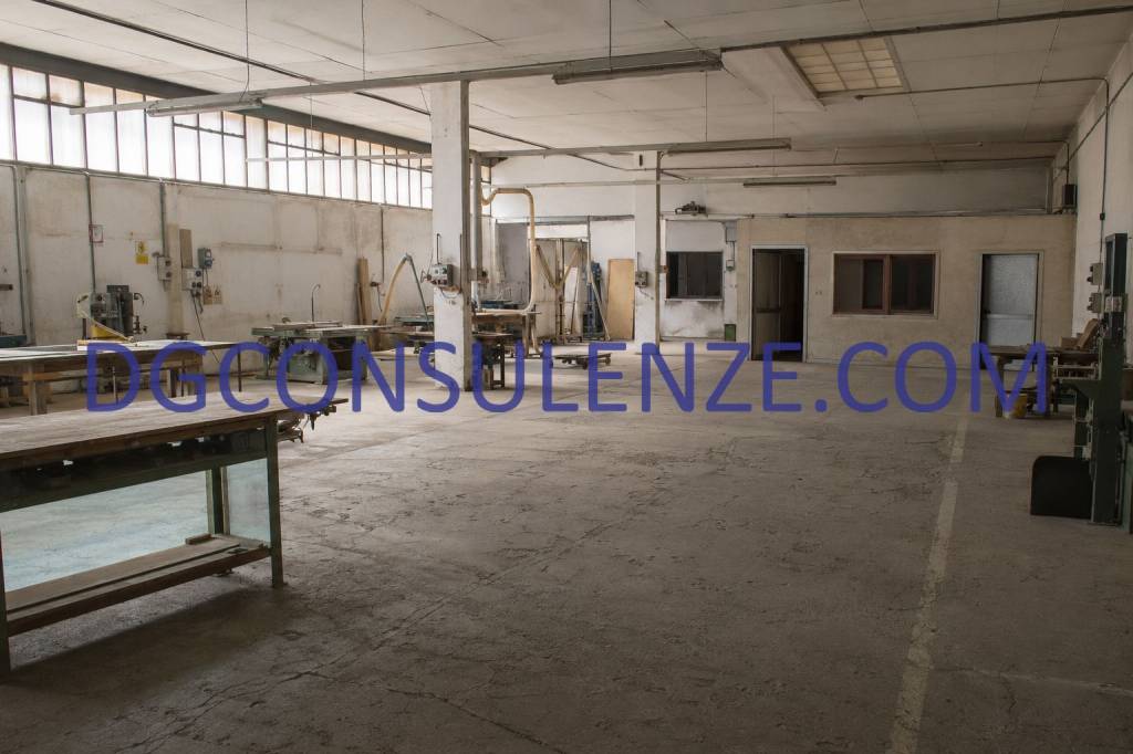 negozio in vendita a Milano in zona Corsica