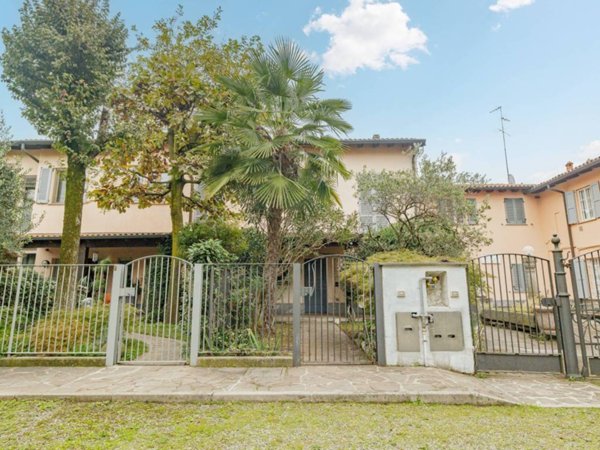 casa indipendente in vendita a Milano in zona Trenno