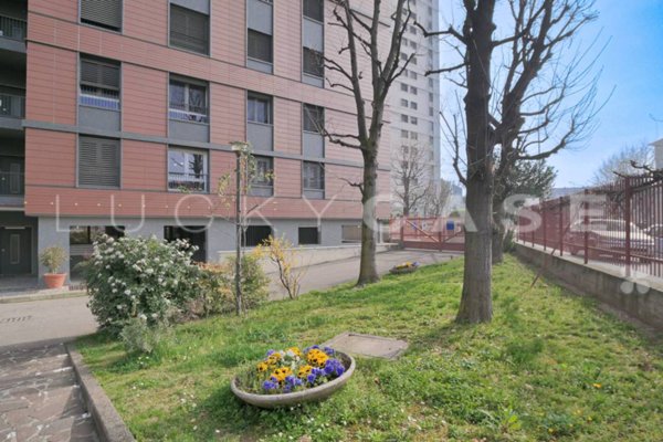 appartamento in vendita a Milano in zona Prato Centenaro