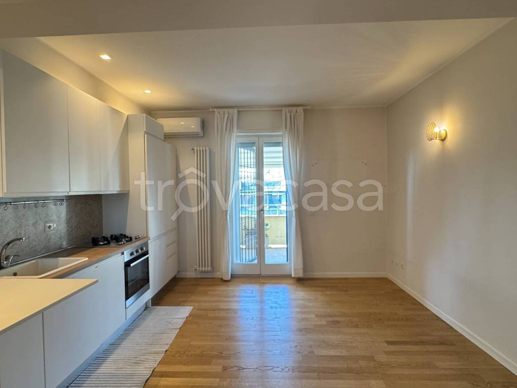 appartamento in vendita a Milano in zona Solari