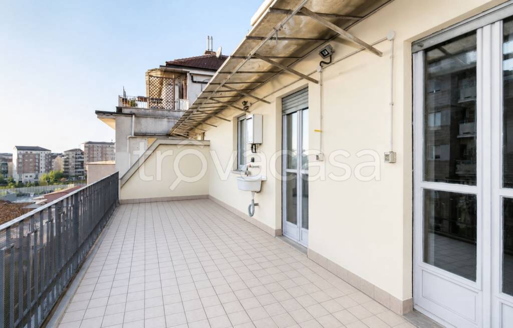 appartamento in vendita a Milano in zona Città Studi