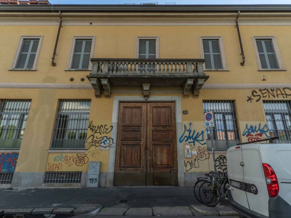 appartamento in vendita a Milano in zona Porta Genova