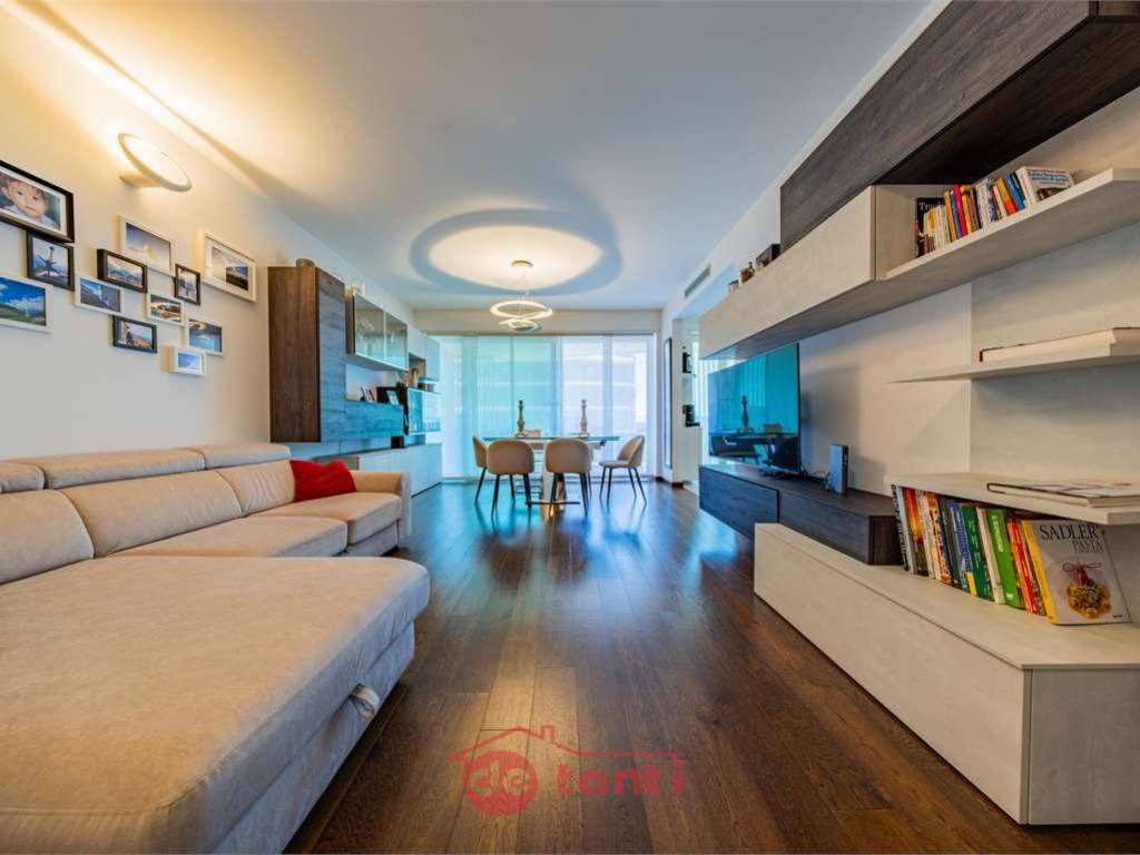 appartamento in vendita a Milano in zona Corsica