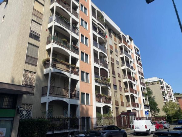 appartamento in vendita a Milano in zona Forze Armate