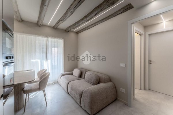 appartamento in vendita a Milano in zona Dergano