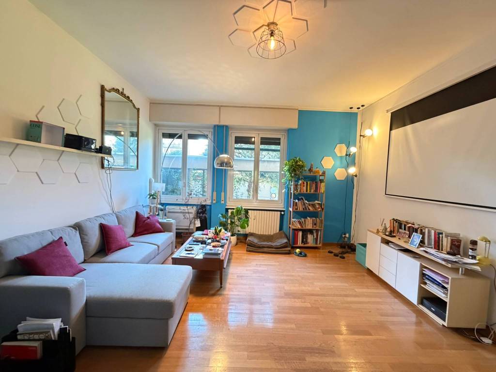 appartamento in vendita a Milano in zona Morivione