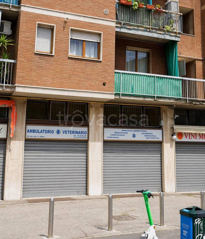 negozio in vendita a Milano in zona Corvetto