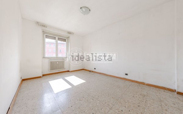 appartamento in vendita a Milano in zona Gorla