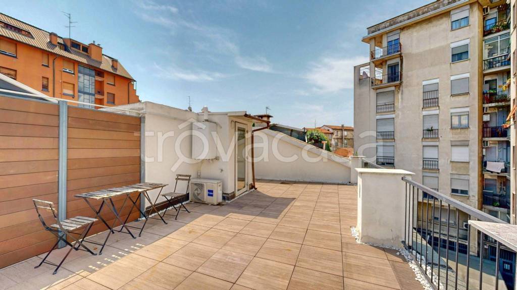 appartamento in vendita a Milano in zona Loreto