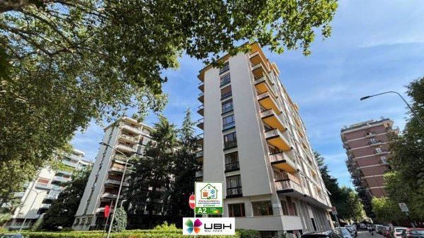 appartamento in vendita a Milano in zona De Angeli
