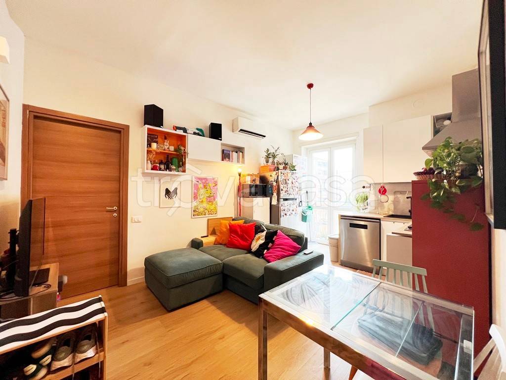 appartamento in vendita a Milano in zona Lorenteggio