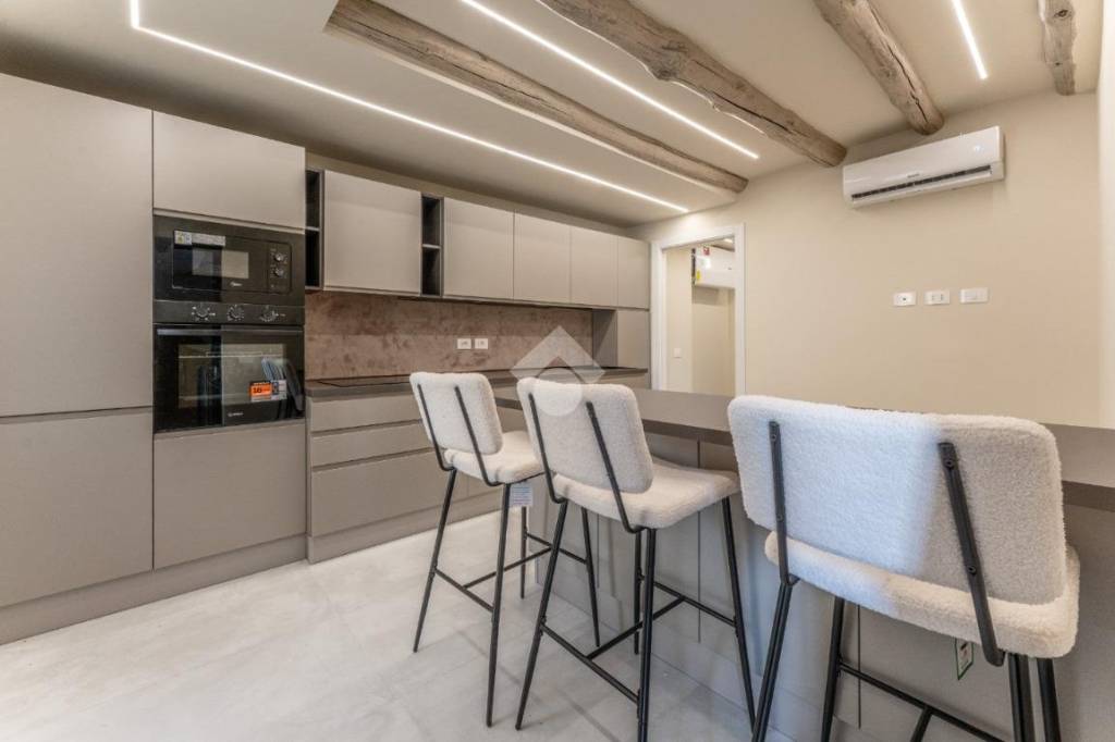appartamento in vendita a Milano in zona Dergano