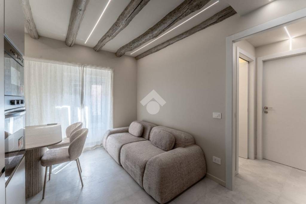 appartamento in vendita a Milano in zona Dergano