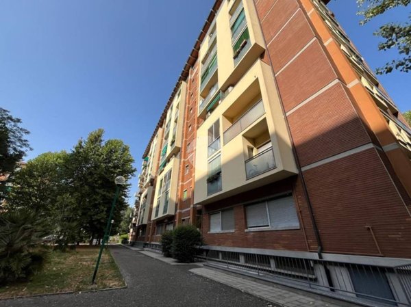 appartamento in vendita a Milano in zona Lorenteggio