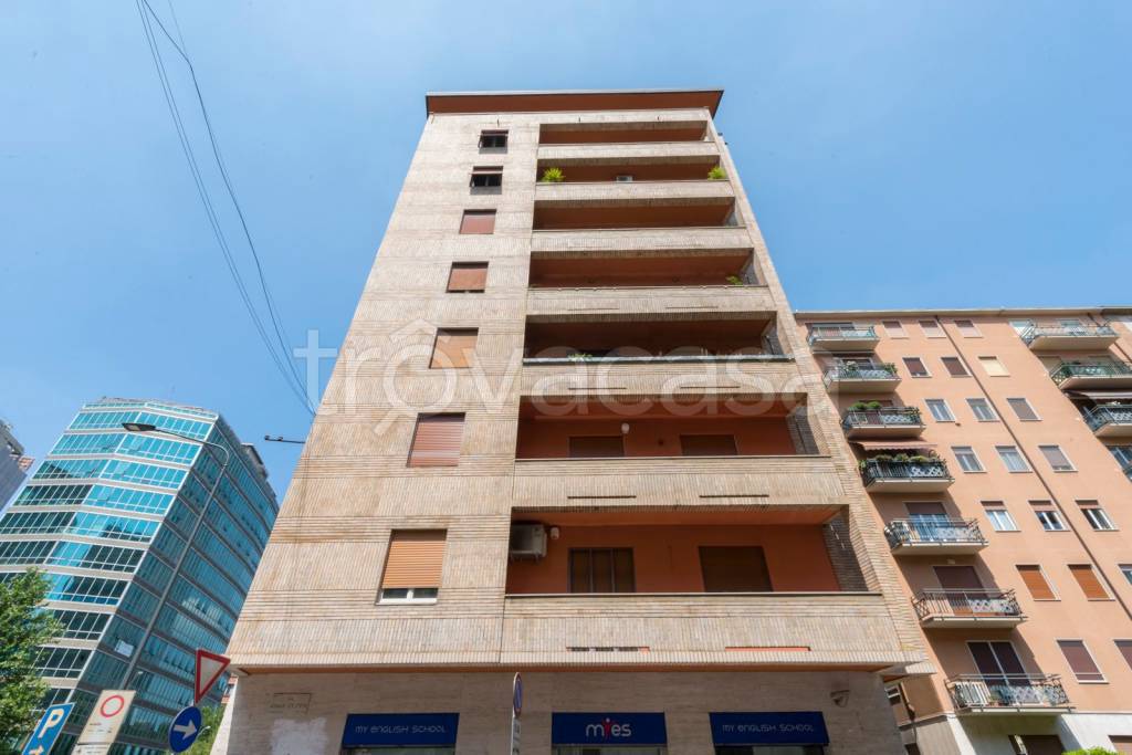 appartamento in vendita a Milano in zona Stazione Centrale