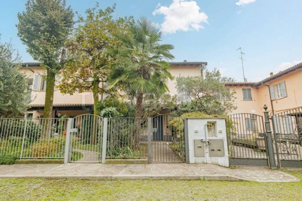 casa indipendente in vendita a Milano in zona Trenno