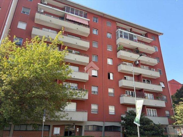 appartamento in vendita a Milano in zona Gallaratese