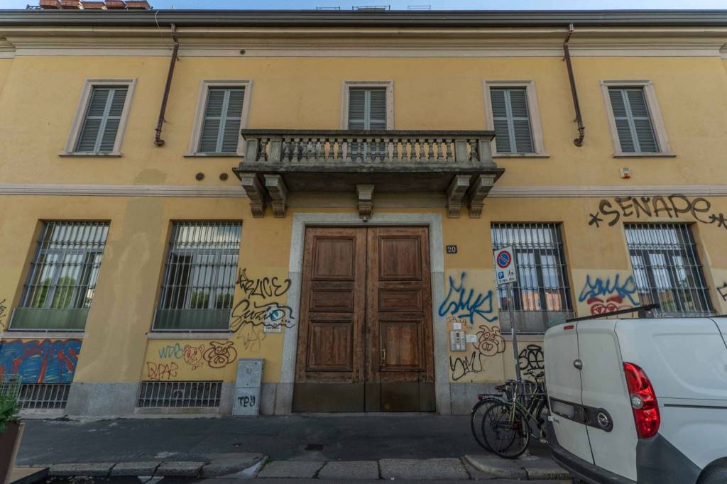 appartamento in vendita a Milano in zona Porta Genova