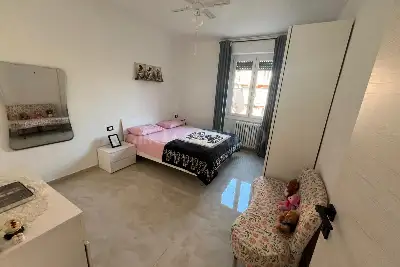 appartamento in vendita a Milano in zona Lorenteggio