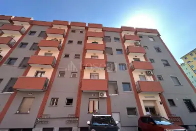 appartamento in vendita a Milano in zona Baggio
