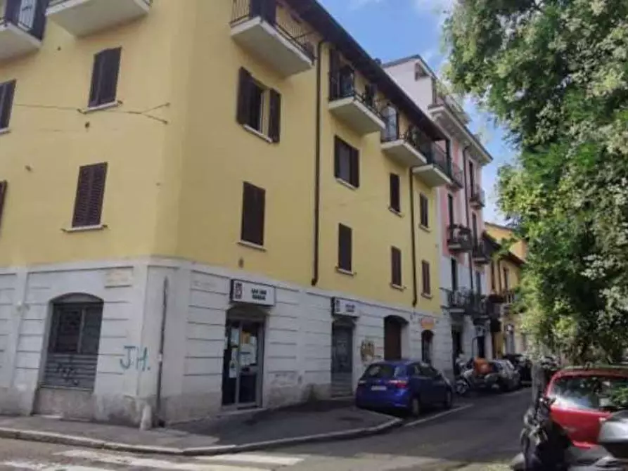 appartamento in vendita a Milano in zona Baggio