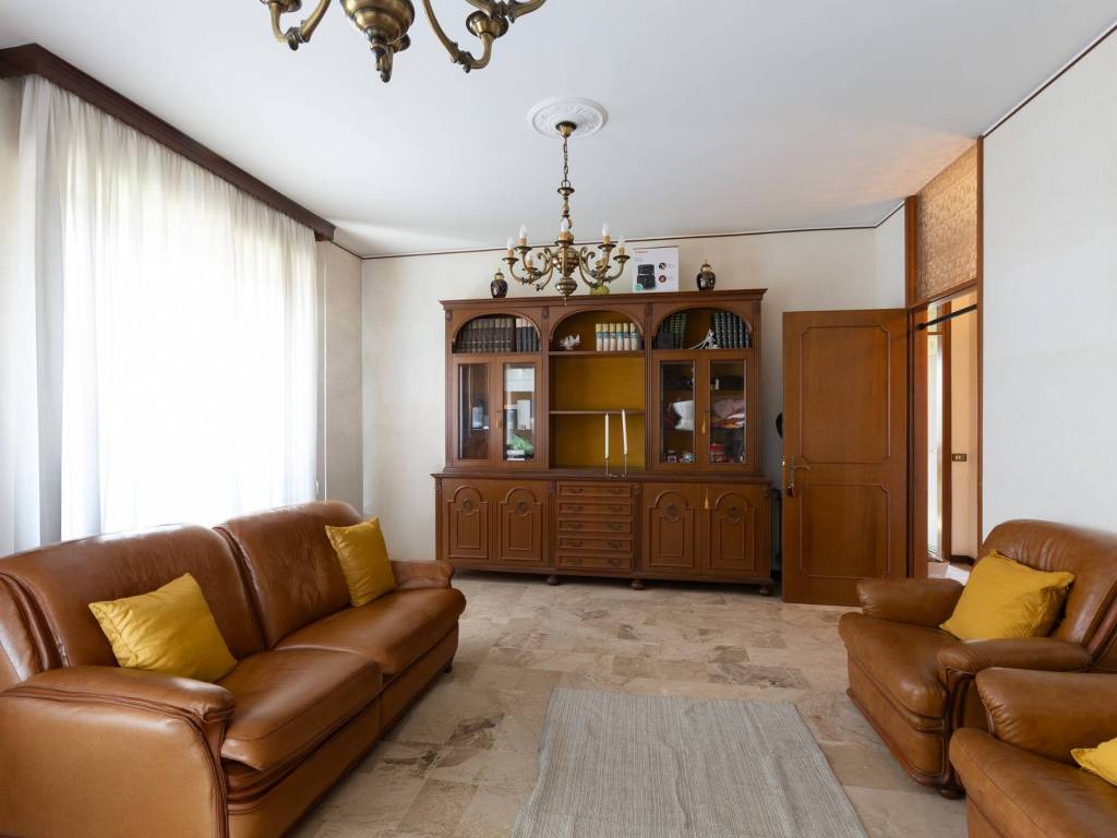 appartamento in vendita a Milano in zona Vigentino