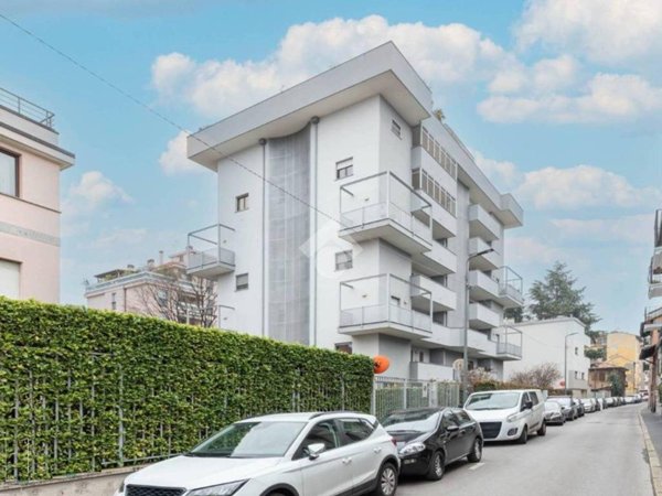 appartamento in vendita a Milano in zona Crescenzago