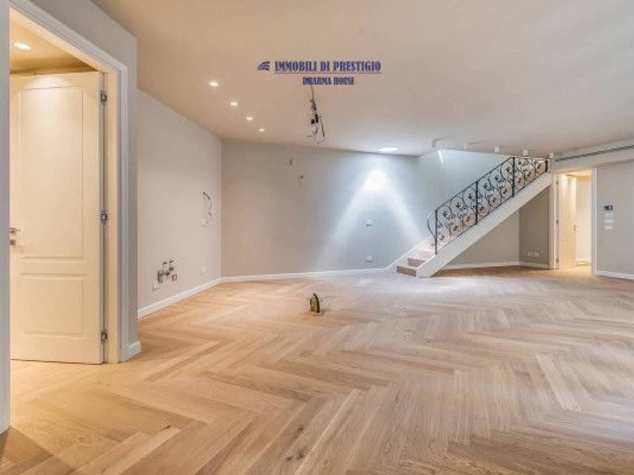 appartamento in vendita a Milano in zona Porta Magenta