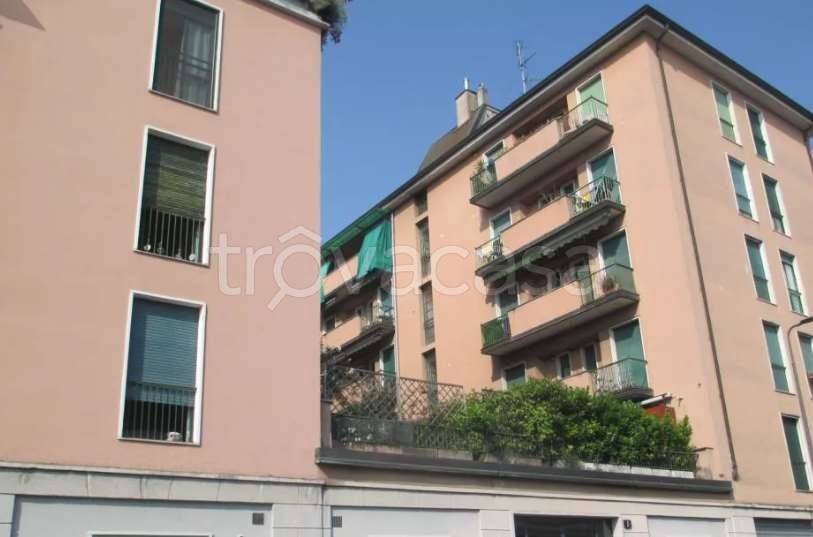 appartamento in vendita a Milano in zona Cascina dei Pomi