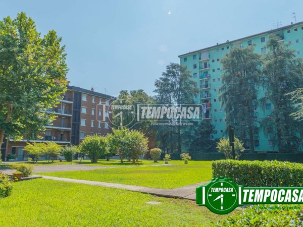 appartamento in vendita a Milano in zona Baggio