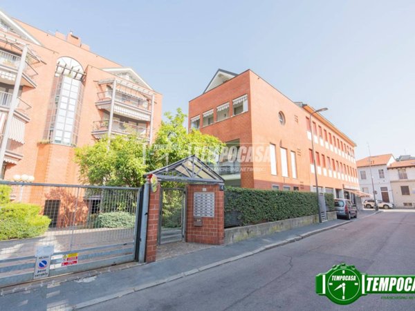 appartamento in vendita a Milano in zona Baggio